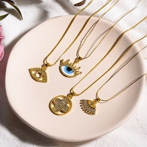 Rhinestone EyeLashes Pendant Necklace